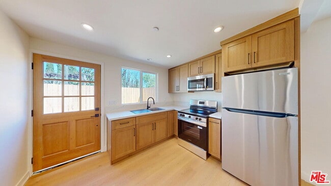 Photo - 6443 Satsuma Ave