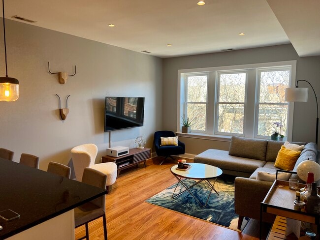 Photo - 1515 W Cullom Ave Unit 3