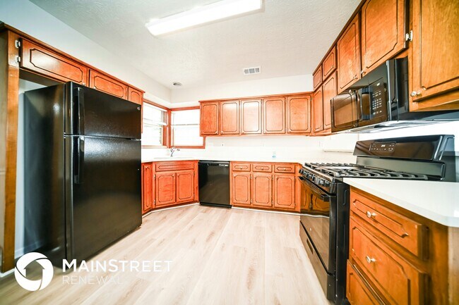 Photo - 165 Gingercake Ct