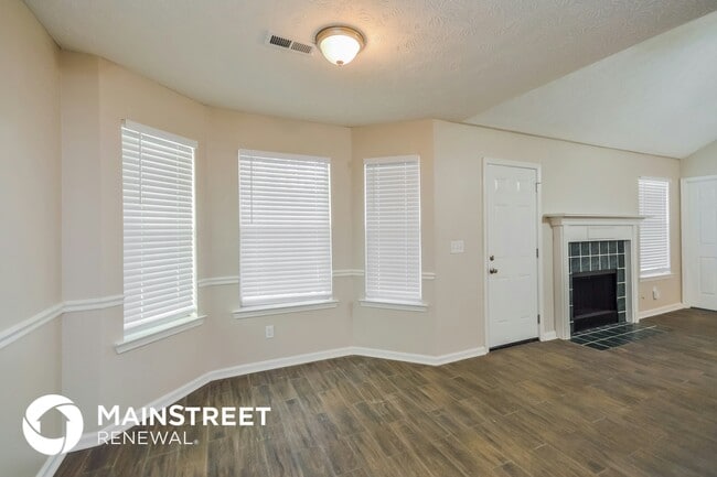 Photo - 851 Sweetwater Way