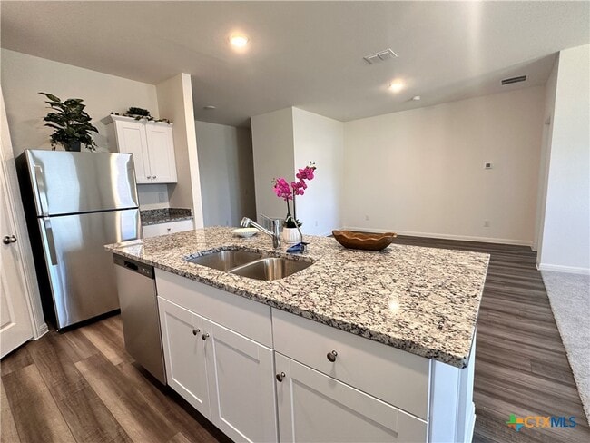 Building Photo - 124 Parrigin Cv