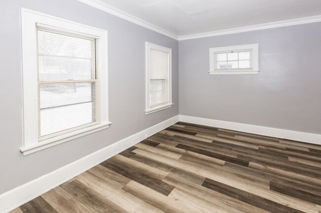 Photo - 1561 E 204th St