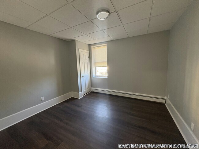 Photo - 273 Maverick St Unit 4