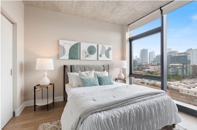 Photo - 1040 W Van Buren St