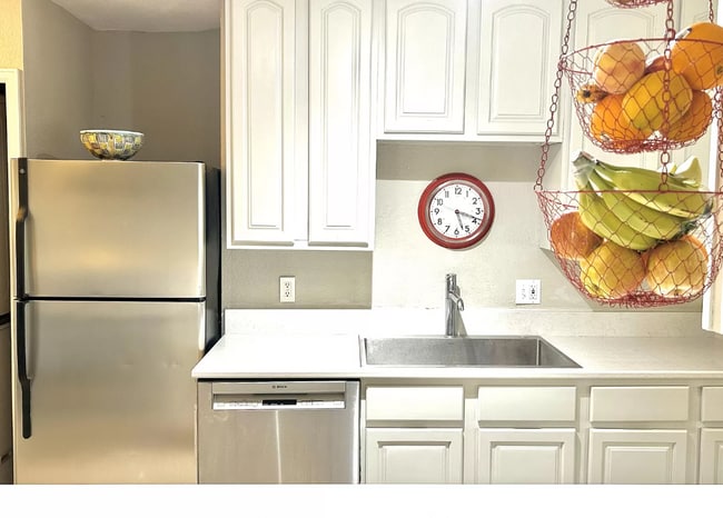 Photo - 3021 Dexter St