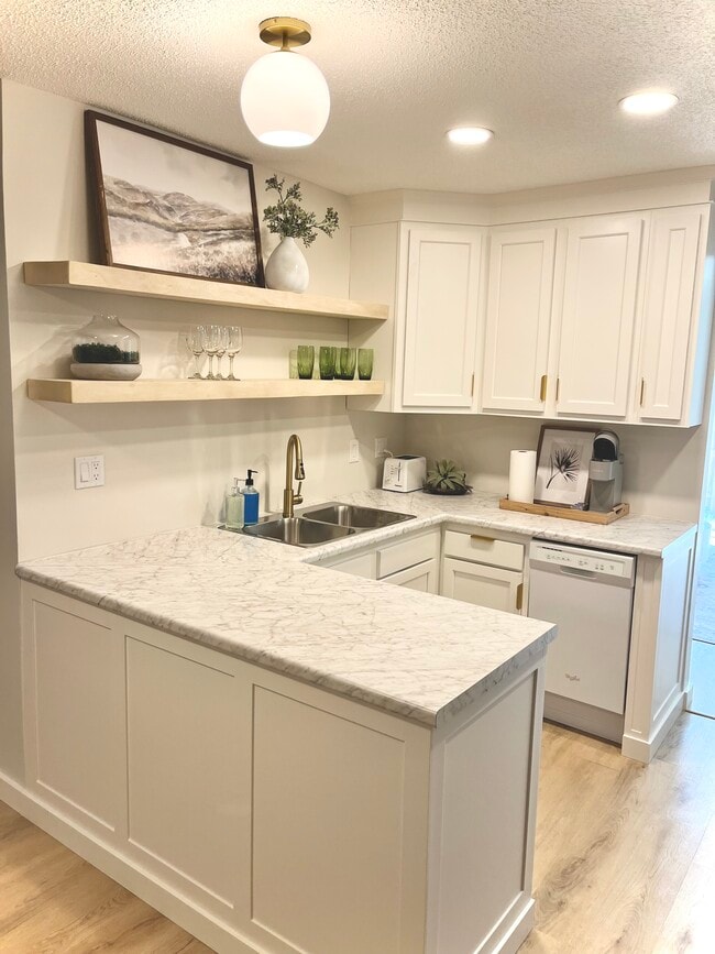 Photo - 10925 Otsego St Unidad A