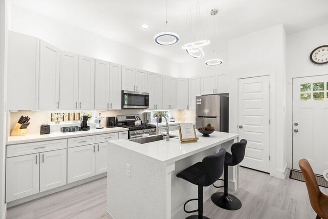 Photo - 8126 Panay Dr