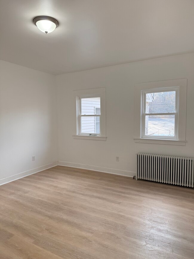 Bedroom - 33 Main St Unit 33