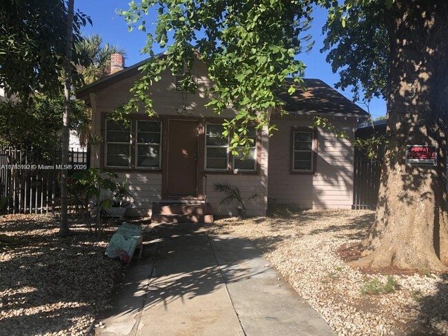 Photo - 1951 Polk St Casa