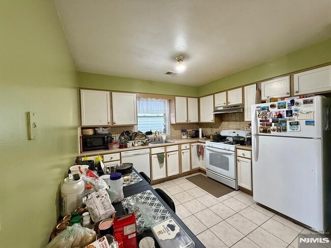 Photo - 252 Passaic Ave