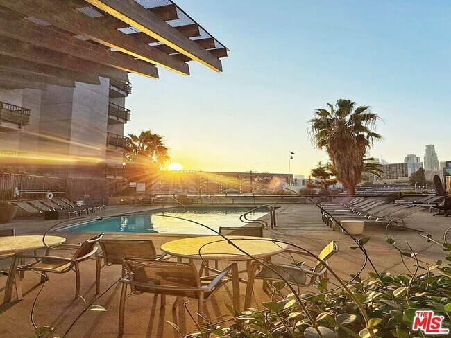 Photo - 629 Traction Ave Unidad 604