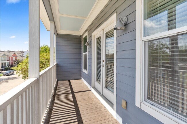 Photo - 1221 W 23rd St