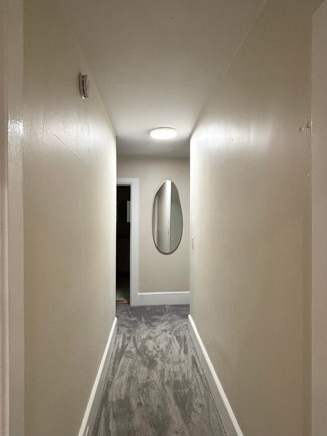 Hall - 130 Woodlawn Ave Unit Floor 1