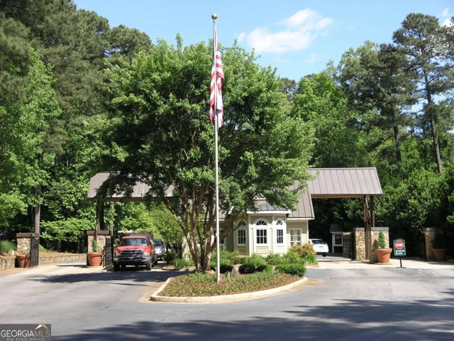 Photo - 1121 Surrey Ln