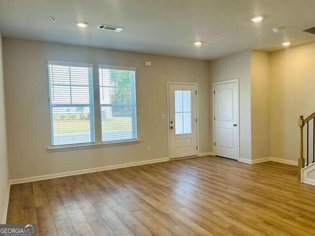 Photo - 140 Reese St