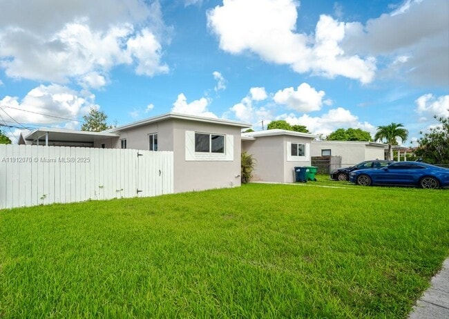 Building Photo - 1020 SW 74th Ave Unit 1020