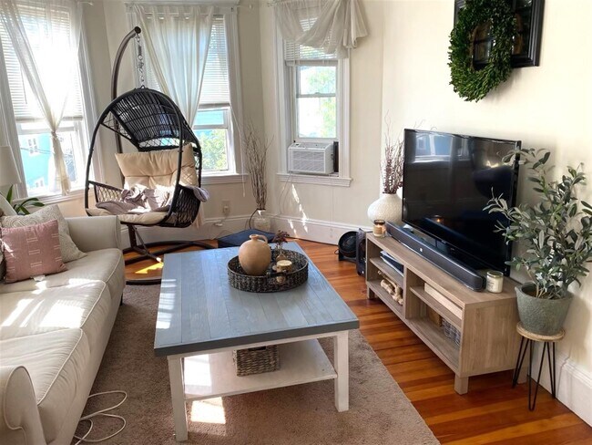 Photo - 63 Conwell Ave Unidad 3