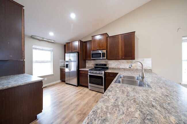 Photo - 15222 Emory Ave