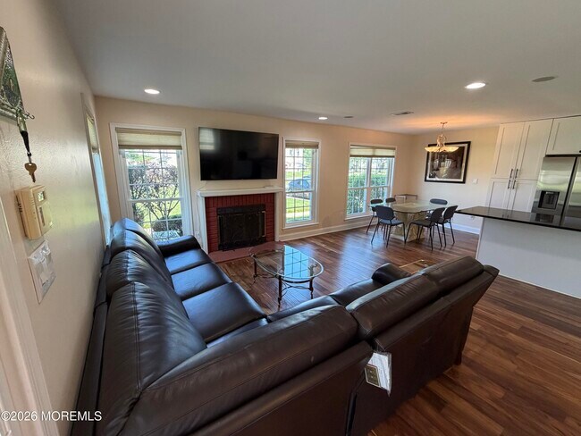 337 Devon Pl