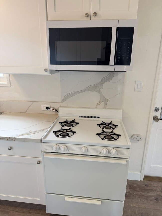 Photo - Remodeled 1BR Apartment Steps from Windans... Unit 350 Palomar Ave.
