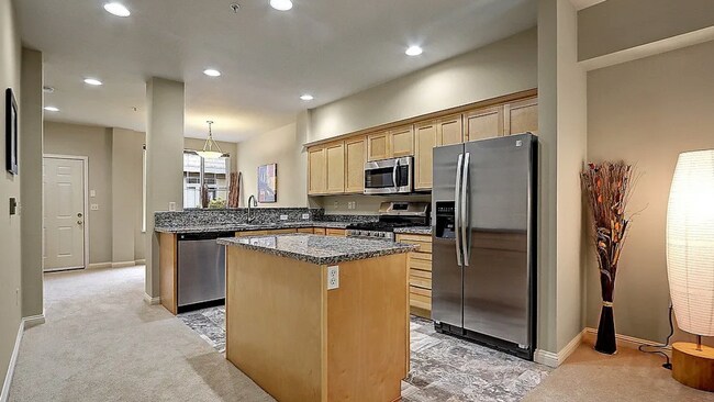 Photo - Gorgeous Townhouse in the Heart of Kirkland W/ Community Fitness Center & Hot Tub!
