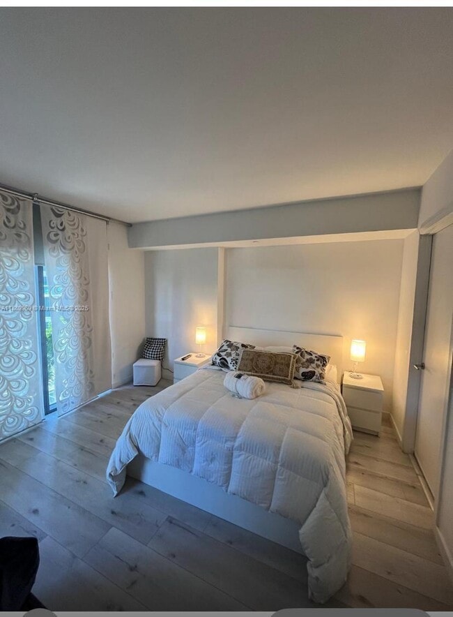 Photo - 31 SE 6th St Unidad 804