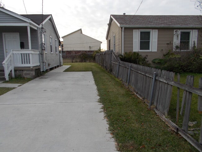 Photo - 2220 Hero Dr