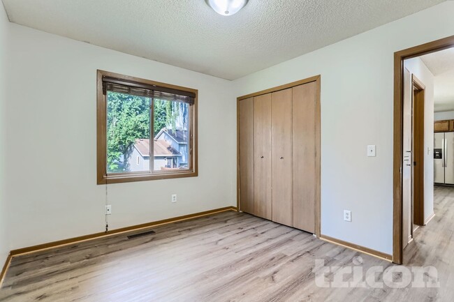 Photo - 13734 Glenhurst Ln