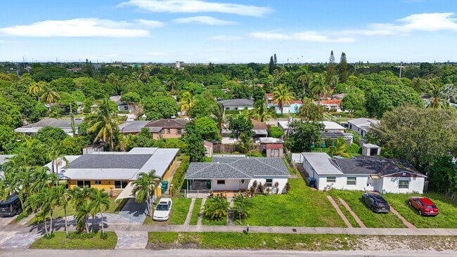 Photo - 551 NW 107th St