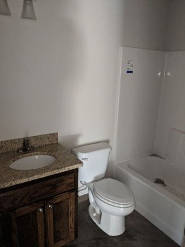 Photo - 38 W Center St Unidad 38 W Center Suite A