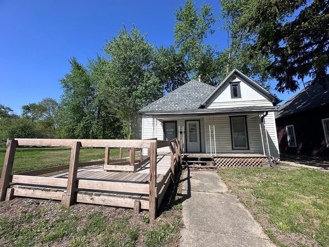 Building Photo - 610 Harmon-