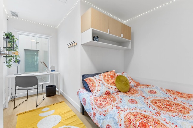 Building Photo - Palay