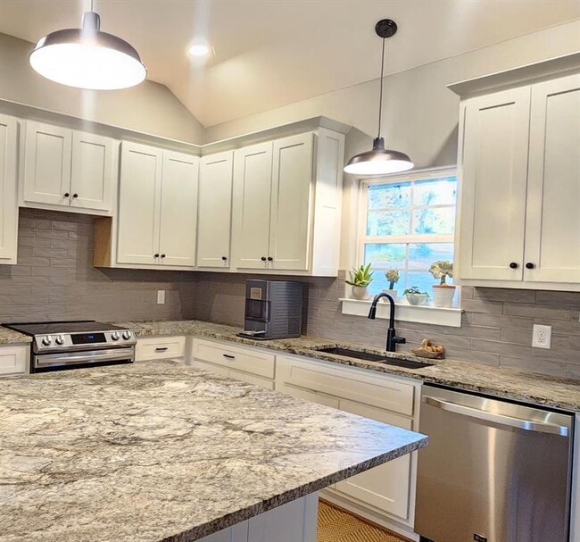 Photo - 137 Way Station Trail