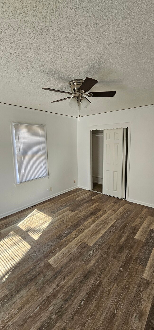 Photo - 10716 Bennington Ave