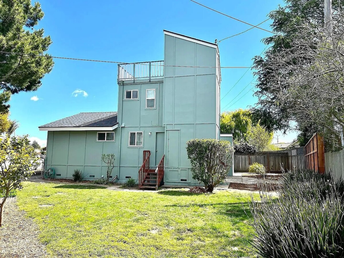 Photo - 625 Cedar St