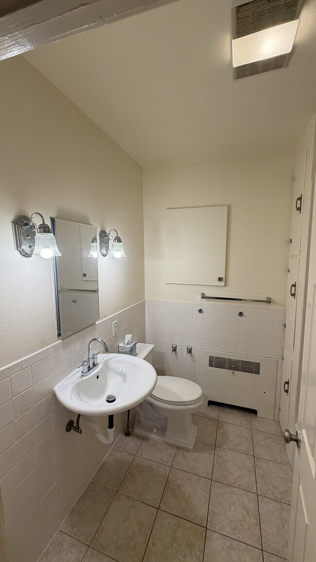 Photo - 1447 S Broadway