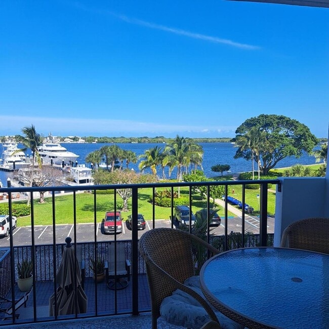 Photo - 1200 Marine Way W
