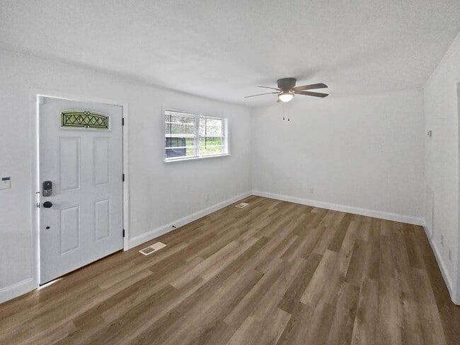 Photo - Small Cottage Home