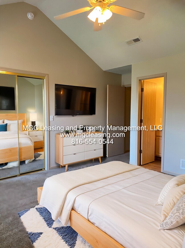 Photo - 910 Garden Dr