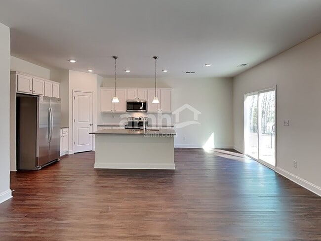 Photo - 630 Rivermist Dr