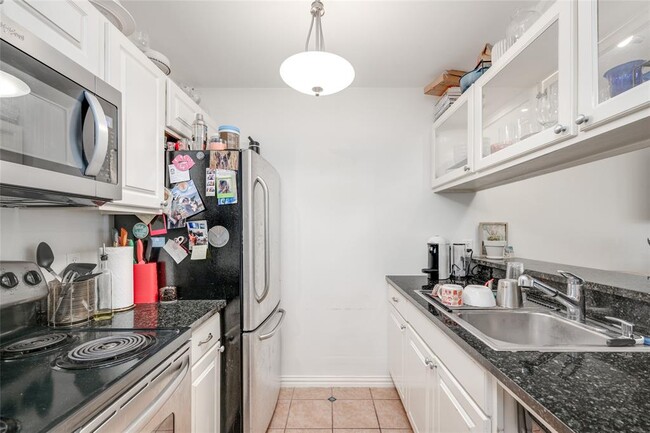 Photo - 1510 W 6th St Unit 107