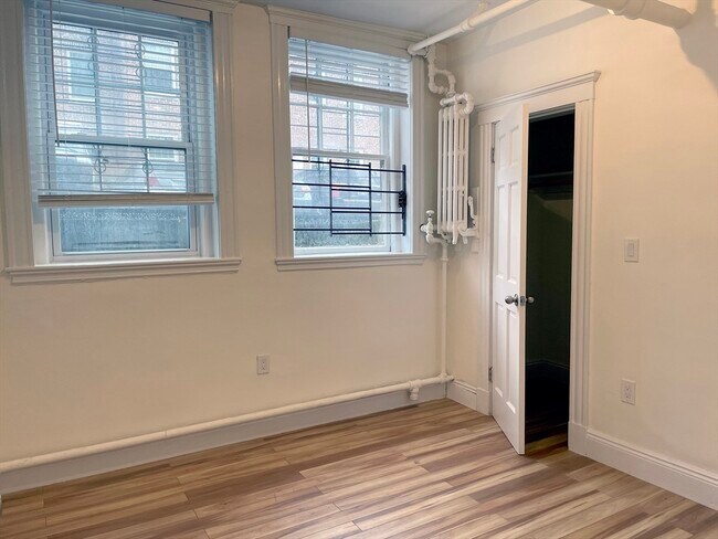 73 Thatcher St Unit B