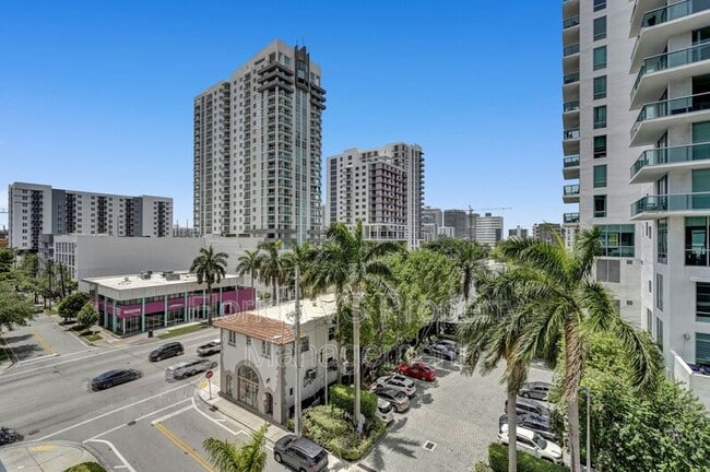 Photo - 350 NE 24th St Unidad 509