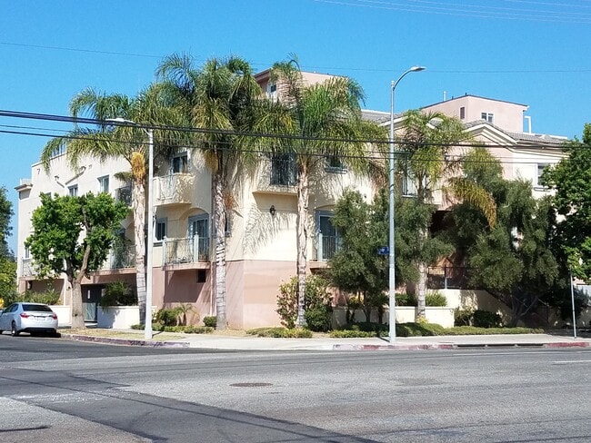 Building Photo - 6601 Woodley Ave Unit 6