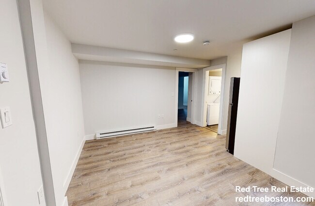 81 Park Dr Unit B