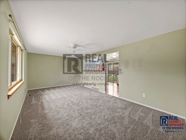 Photo - 409 W 47th St