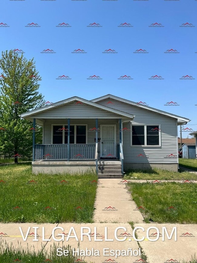 Building Photo - Very spacious 3 Bedrooms, 1 Bathroom Home