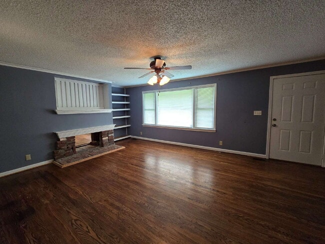 Photo - 207 Mitchell St