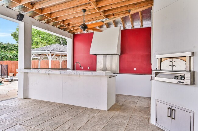 Building Photo - 9322 Petersham Dr