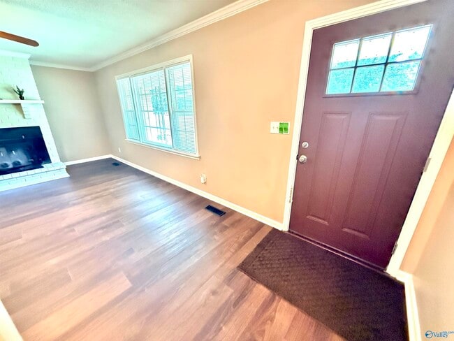 Photo - 1711 Lydia Dr NW